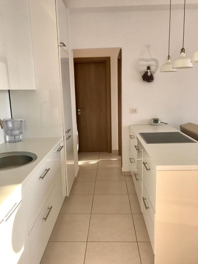 Seaside View Apartment Sarande Bagian luar foto